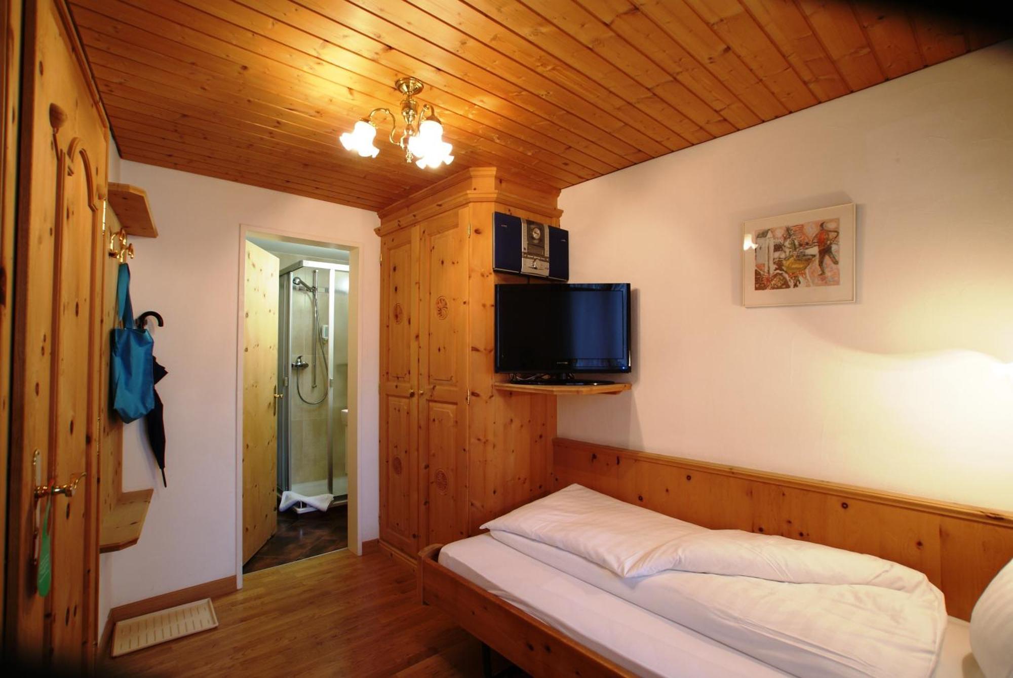 Hotel Astras Scuol Exterior foto