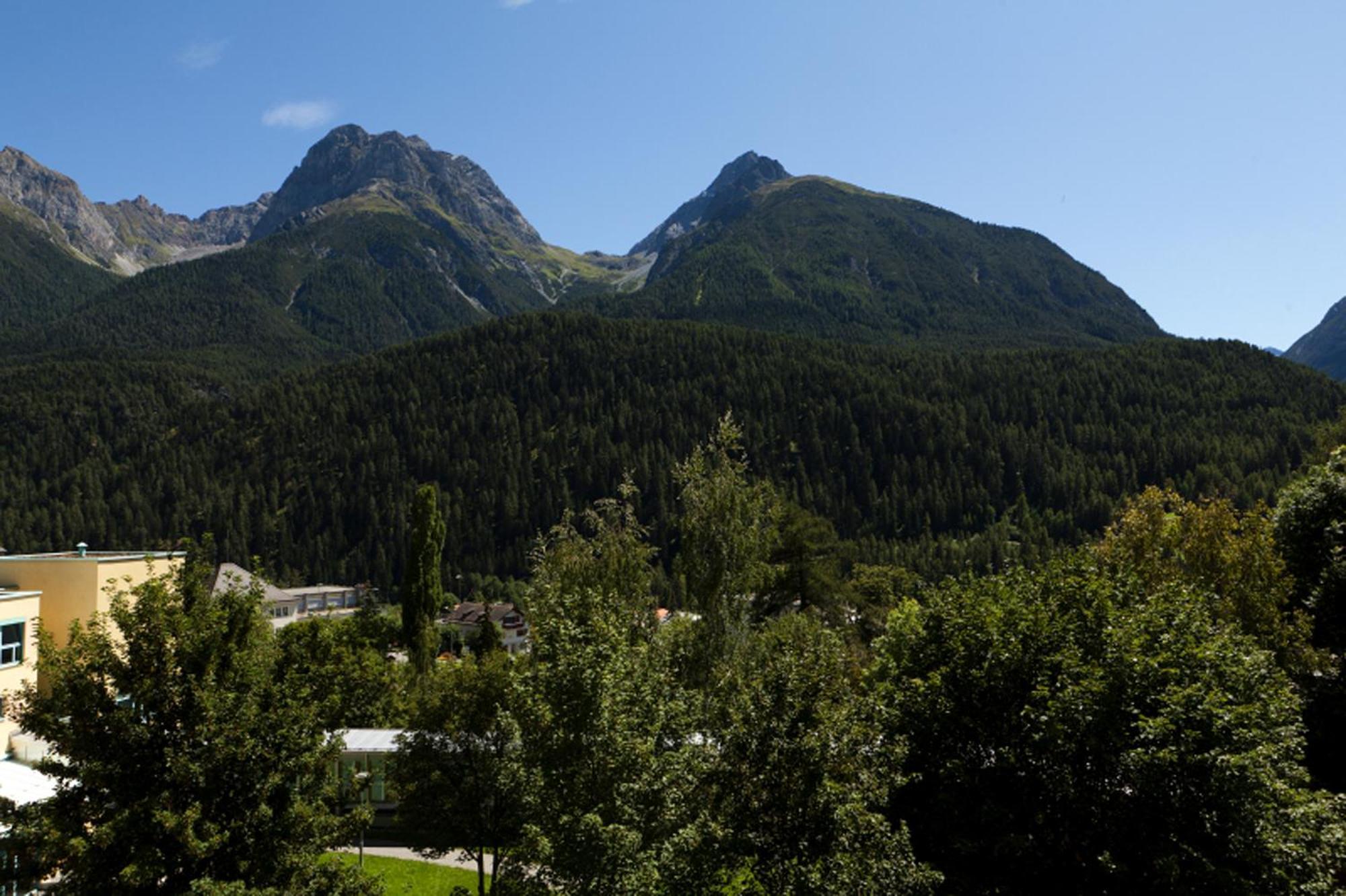 Hotel Astras Scuol Zimmer foto