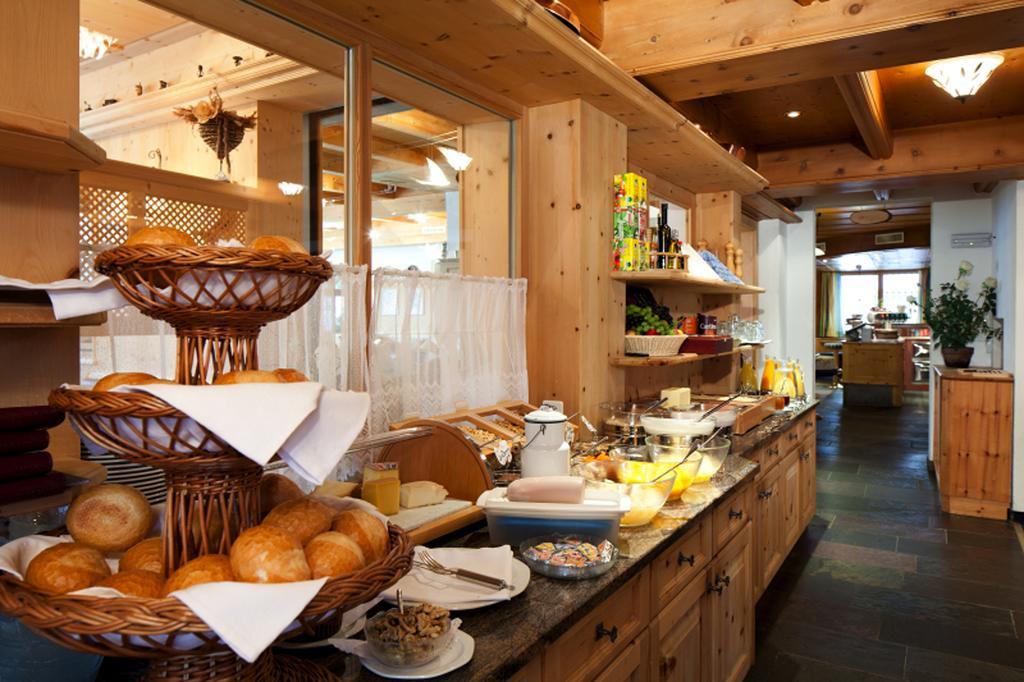 Hotel Astras Scuol Exterior foto