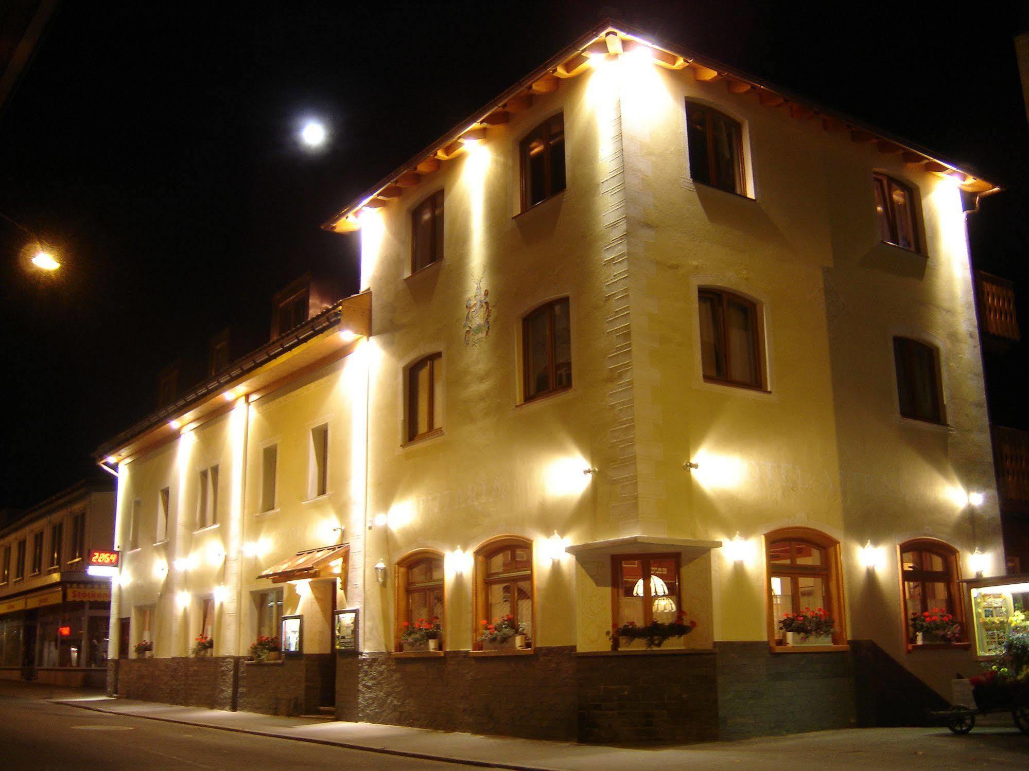 Hotel Astras Scuol Exterior foto
