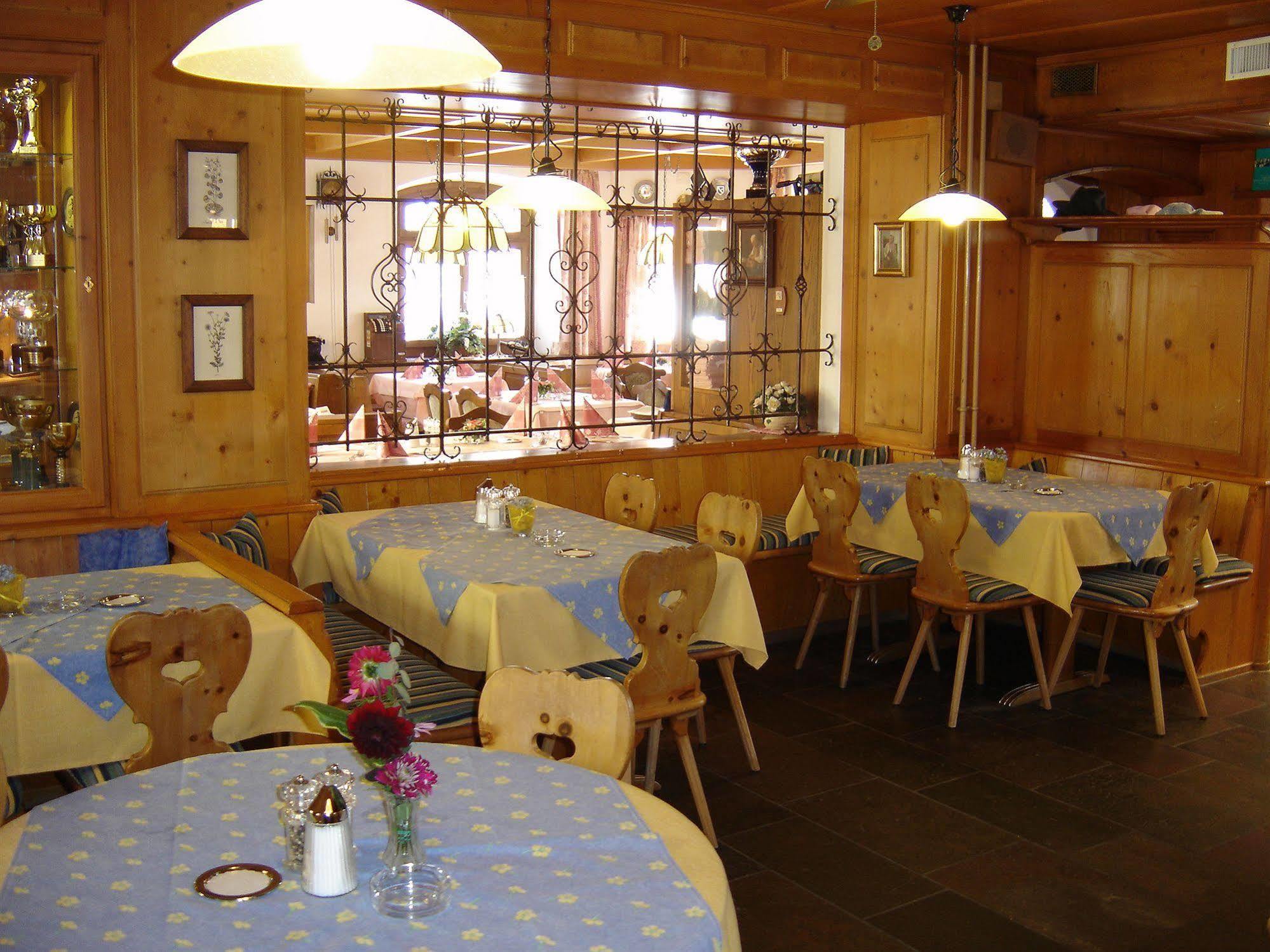 Hotel Astras Scuol Exterior foto