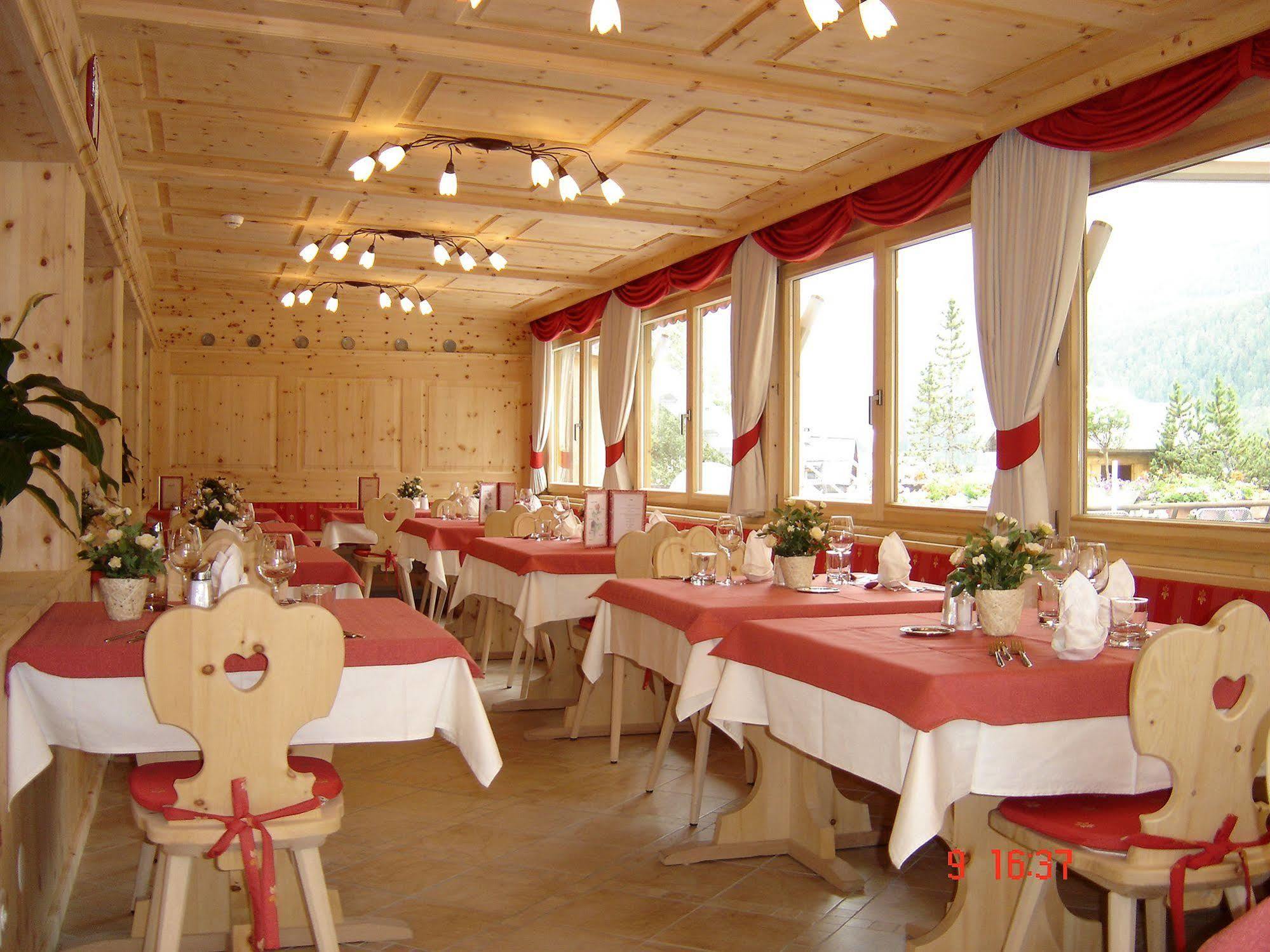 Hotel Astras Scuol Exterior foto