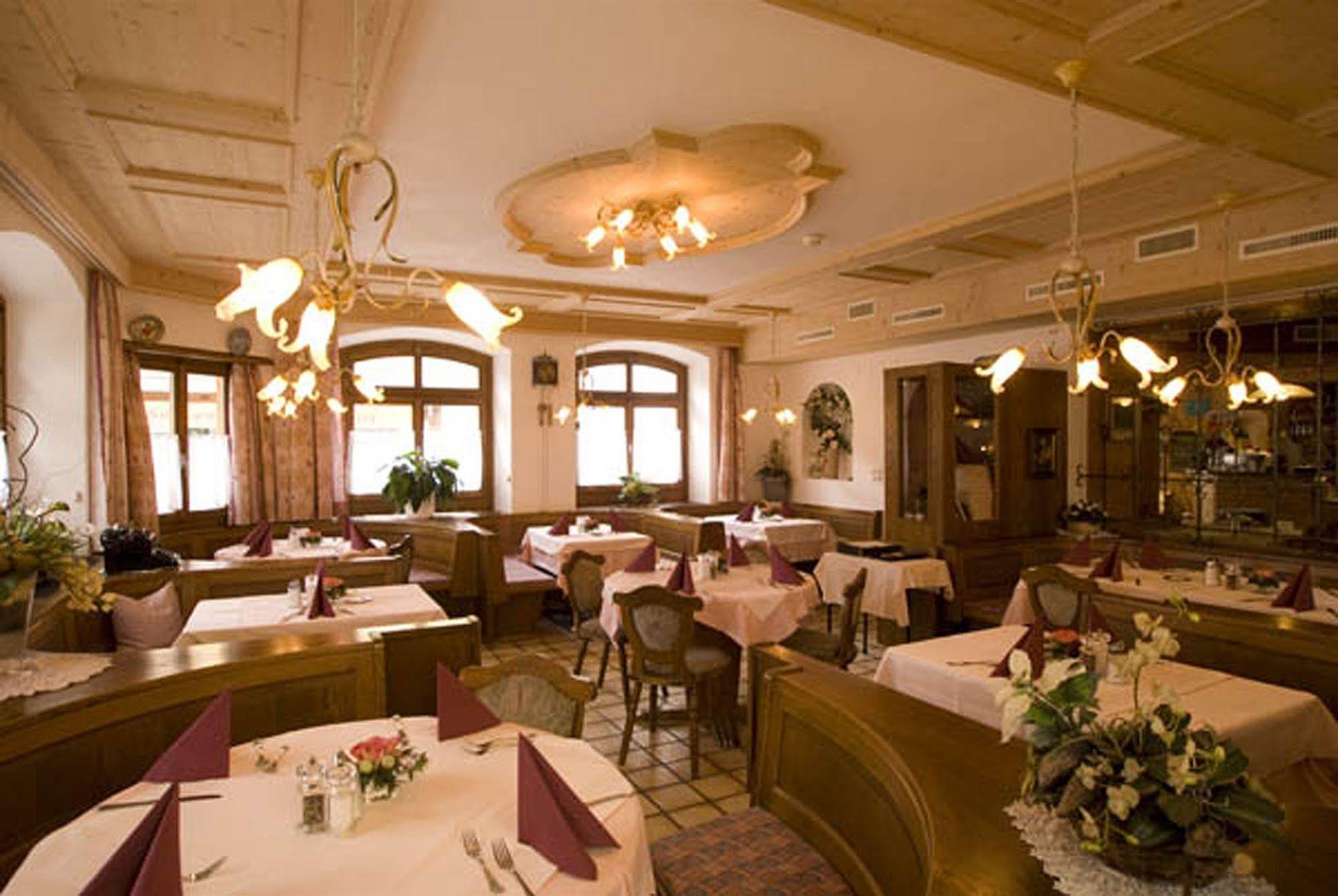 Hotel Astras Scuol Exterior foto