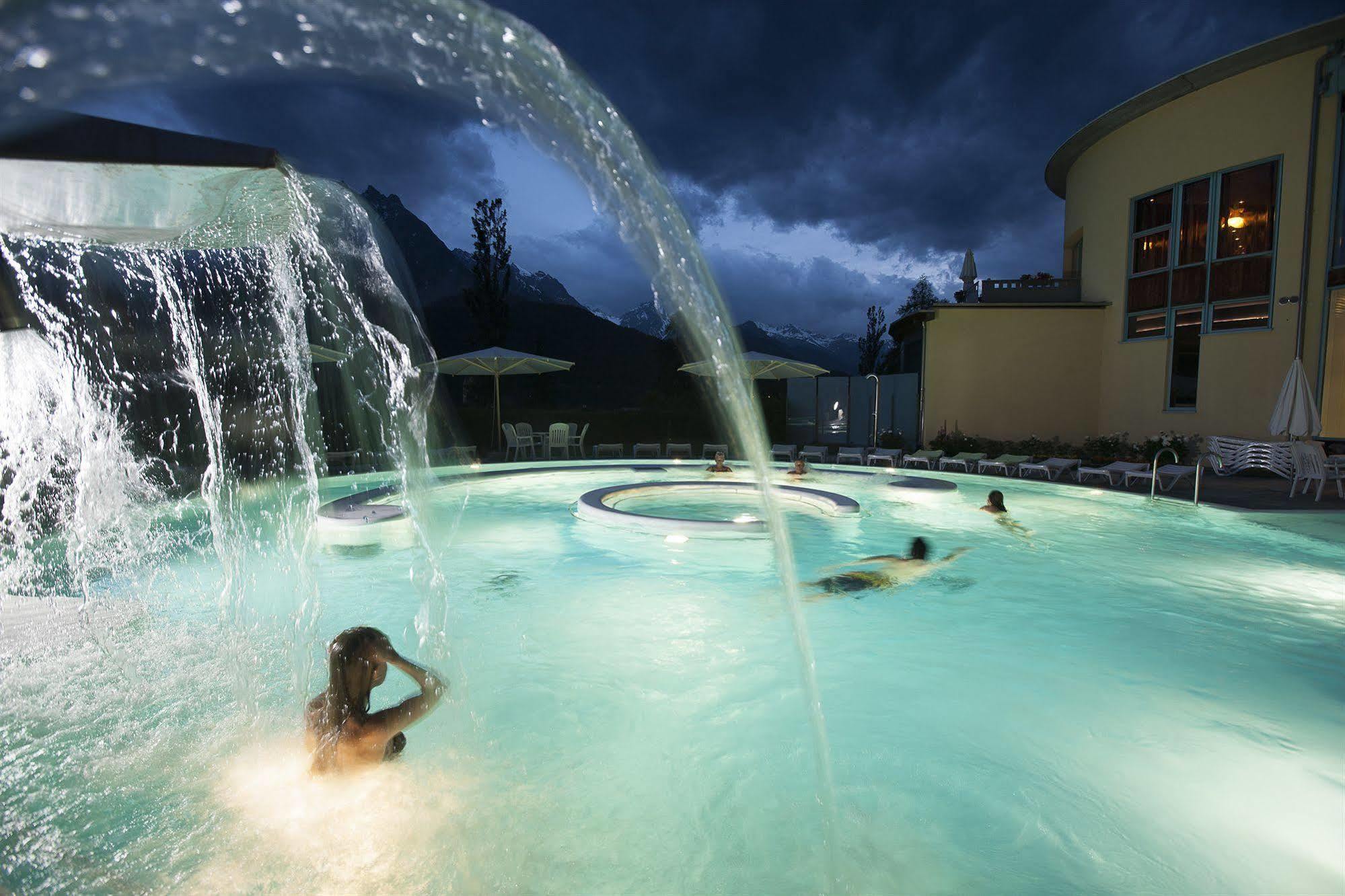 Hotel Astras Scuol Exterior foto
