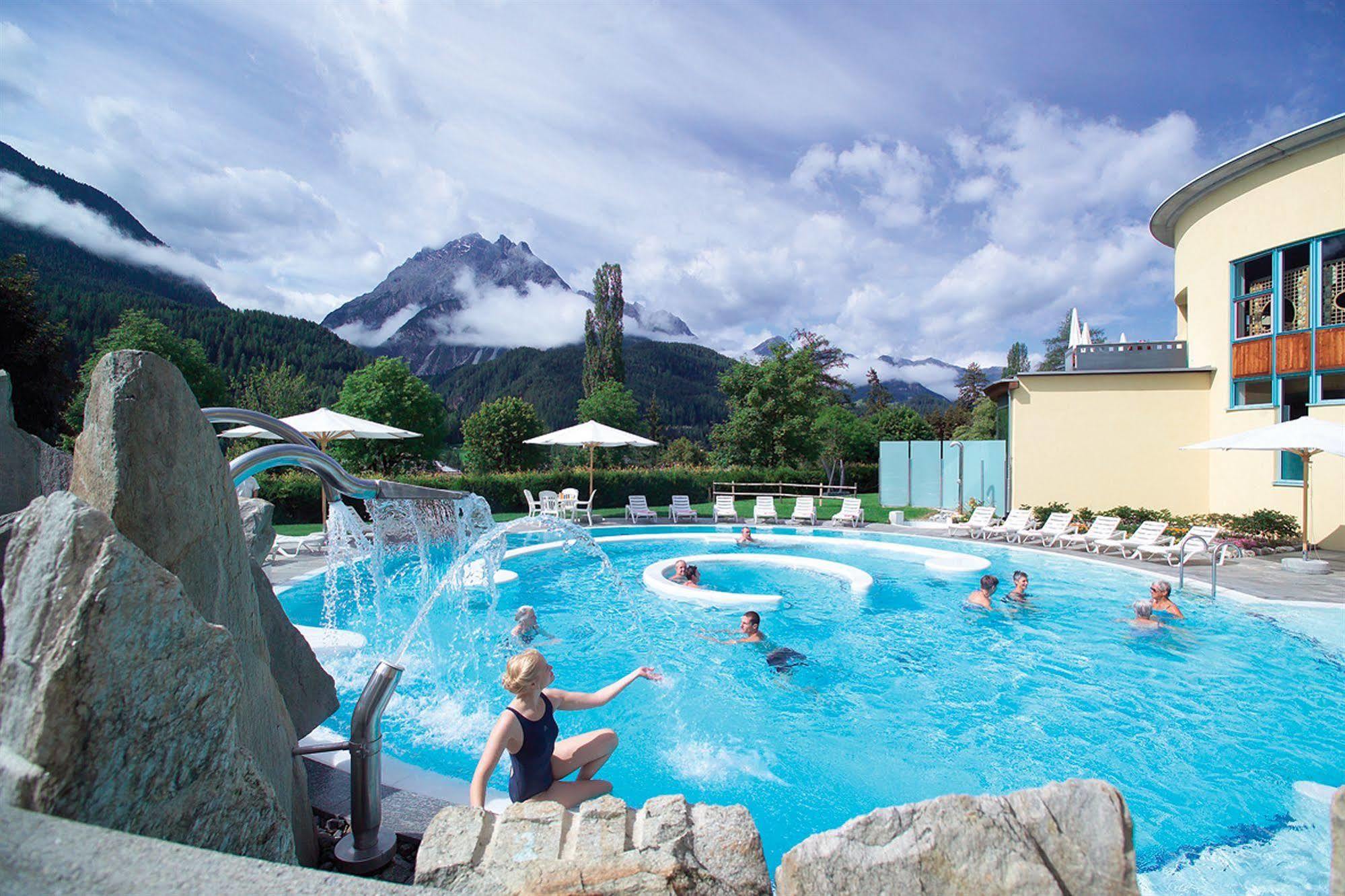 Hotel Astras Scuol Exterior foto