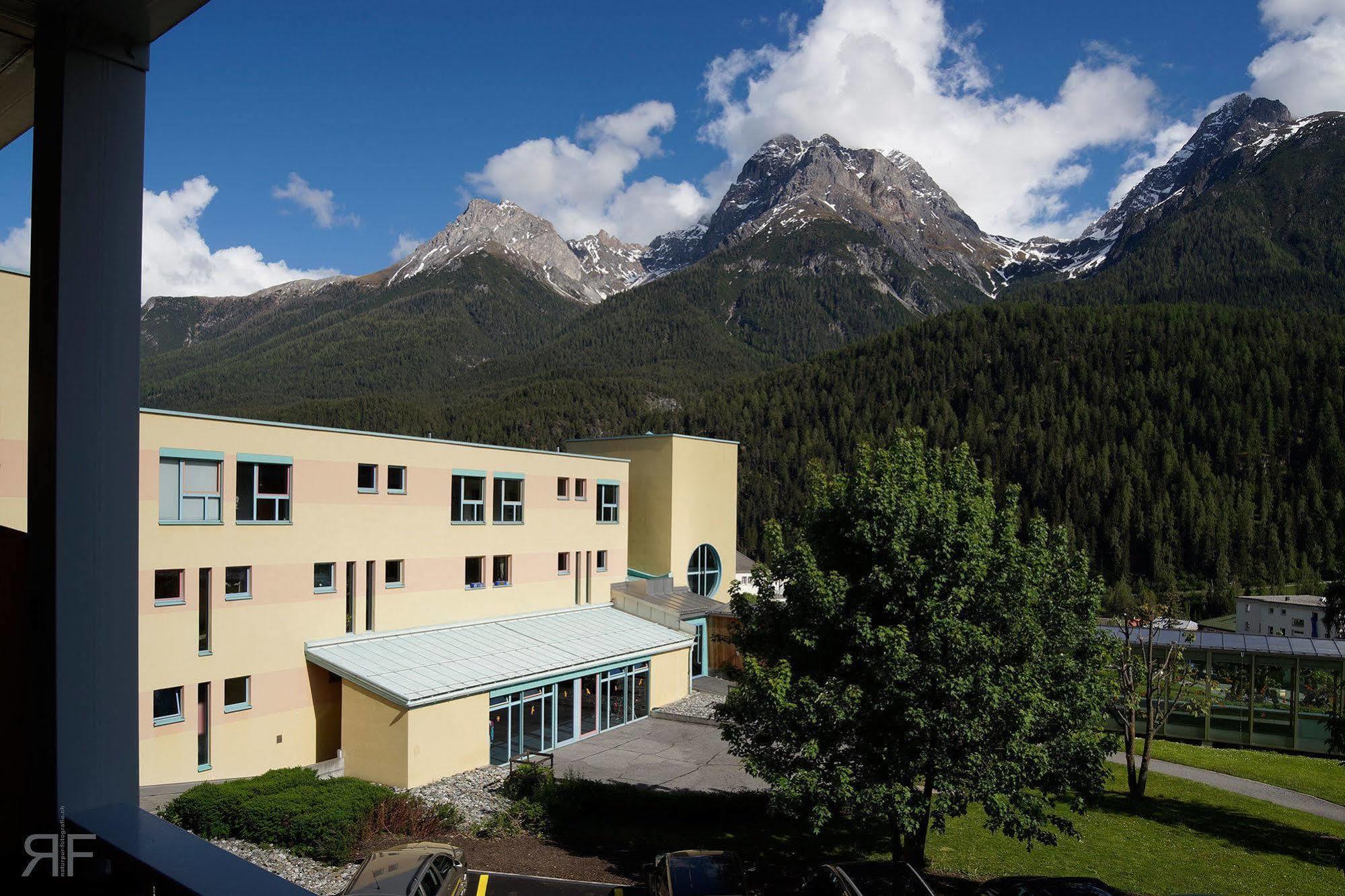 Hotel Astras Scuol Exterior foto