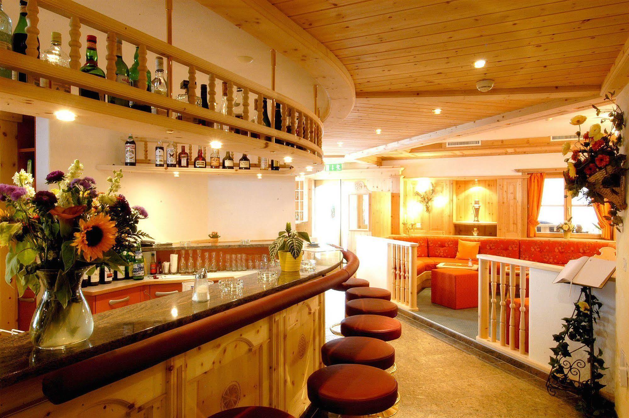 Hotel Astras Scuol Exterior foto